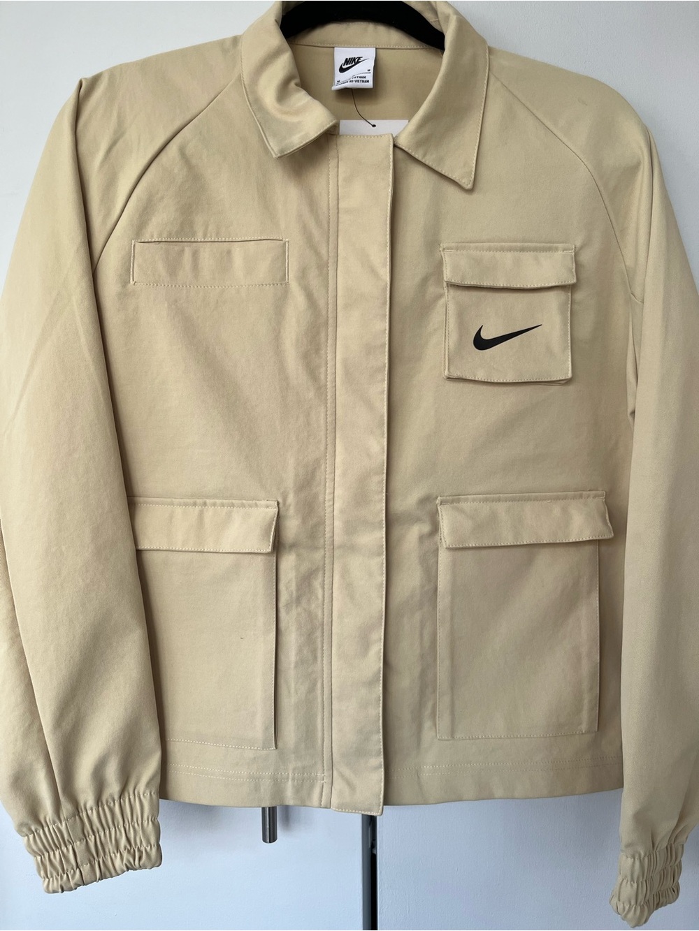 Women’s Nike Sportswear Swoosh Jacket Tan Fall Water Repellent Sporty Oversized
